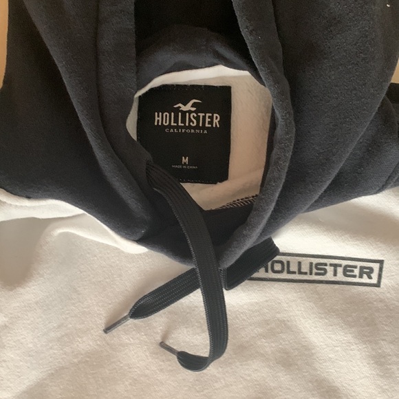 Hollister white with black trim hoodie. Size medium. Excellent condition. - Picture 2 of 6